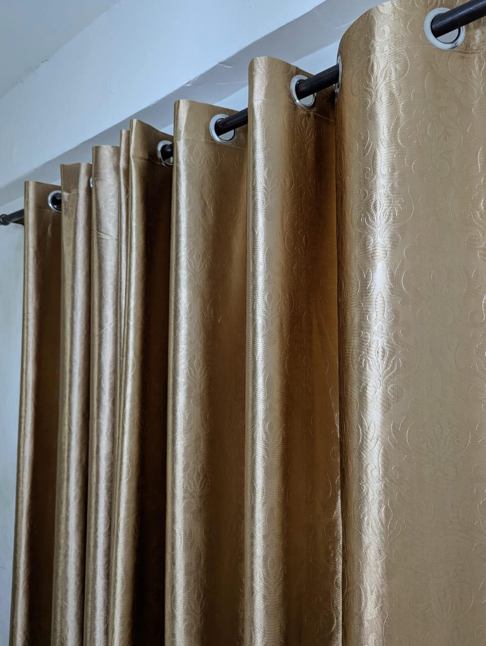 Premium Malai Velvet Curtain Panel – Soft Export Quality, 55" x 92"